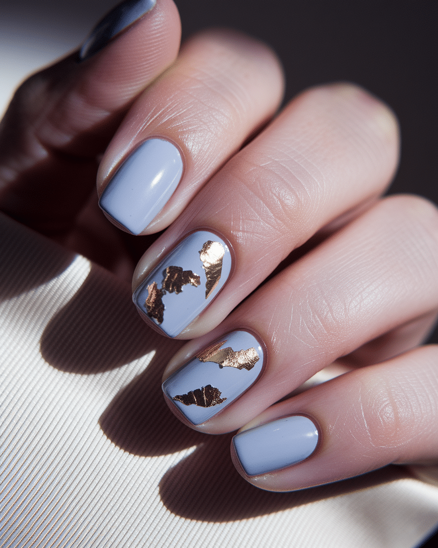 0004_2_a-close-up-photograph-captures-a-beautif_9wjHpm2kQQugx28QBhkk1w_cphUalIaS7SunG3hwcpWaA Blue Nail Designs That Are Perfect for a Stylish Summer Look