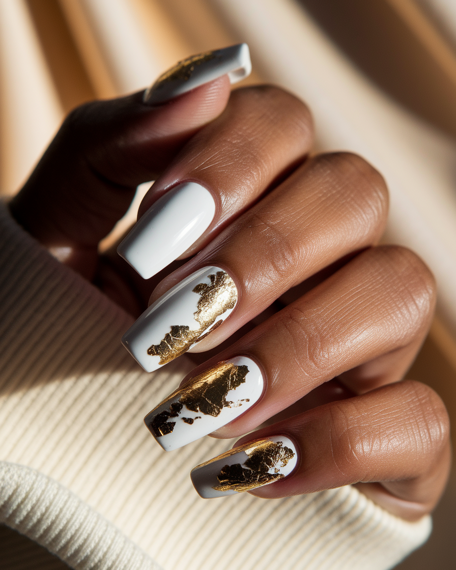 0009_2_a-close-up-photograph-captures-the-intri_aCZUCtqsSZCjgYI9k23a6w_N4mIkRveQ-mxBZ_uFT3iFQ The Best White and Gold Nail Designs for a Timeless and Luxurious Manicure